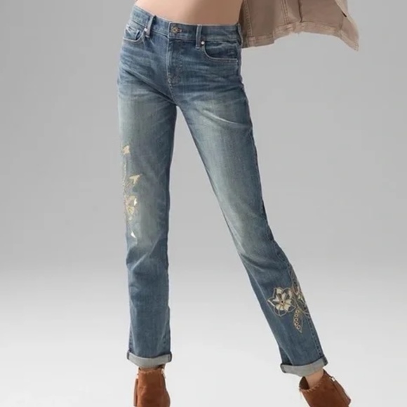 WHBM Everyday Soft Floral Grommet Girlfriend Jeans sz 10 EUC - Picture 1 of 11